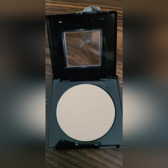 Powder - Picture 2 of 3